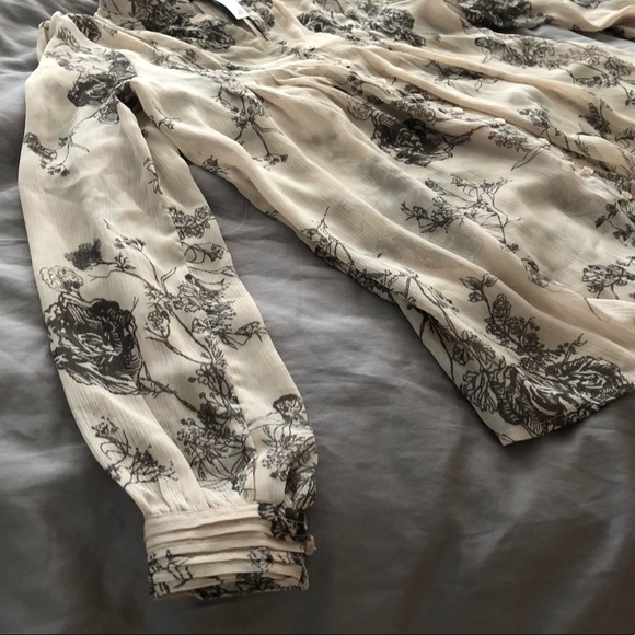 Jacob beige floral blouse. BNWT. - Picture 6 of 6